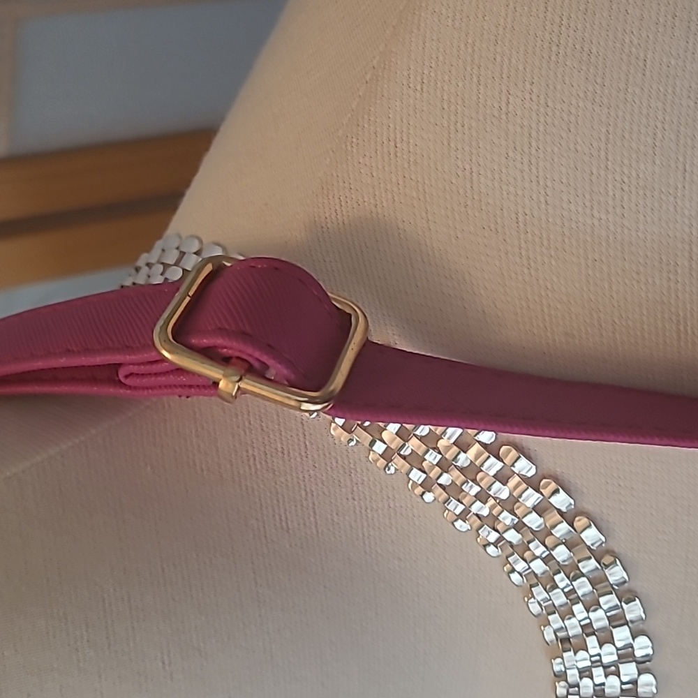 XOXO Pink Glossy Shoulder Bag with Gold Hardware - Picture 4 of 6
